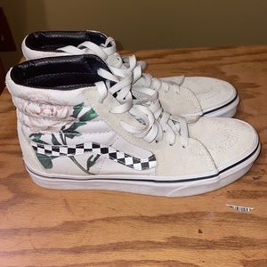 Women High Top Sk8 Vans, size 8, flower design, barely used, great condition